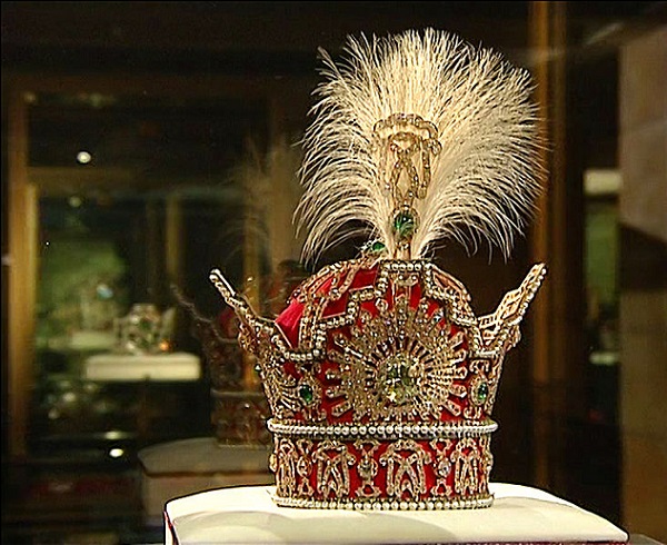 Pahlavi_Crown.jpg